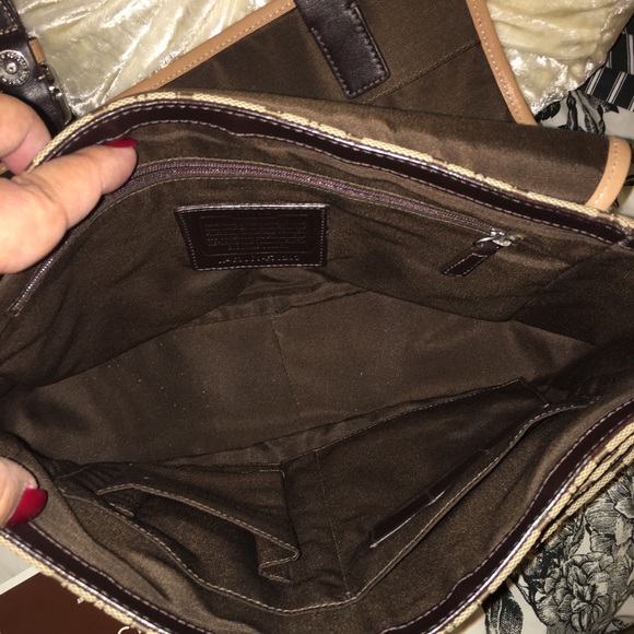 Hard to find Coach Messenger - Picture 3 of 8